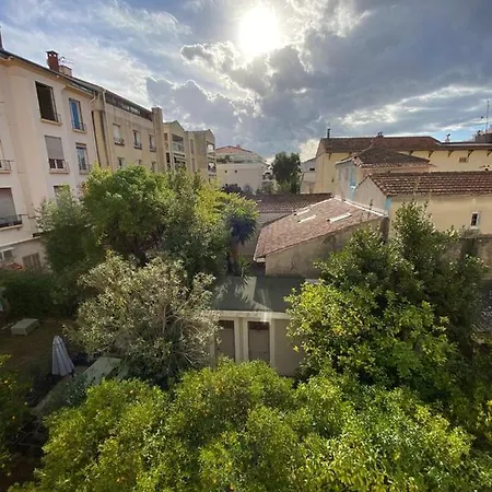 Corner In Center Of Cannes, Private + Private Bathroom, Ac, In Big