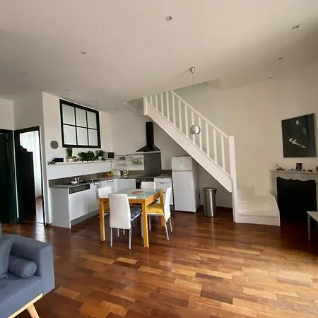 Corner In Center Of Cannes, Private + Private Bathroom, Ac, In Big منزل للإقامة كان